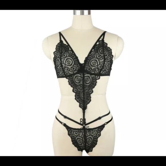 Lingerie - Picture 3 of 5